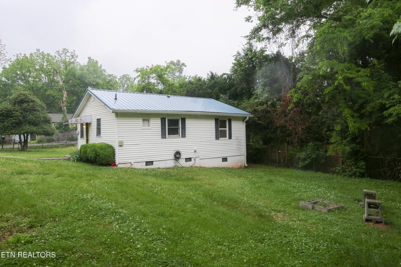 5811 Primus Rd, Knoxville, TN 37912