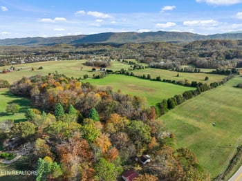 5812 Indian Warpath Rd, Maryville, TN 37803