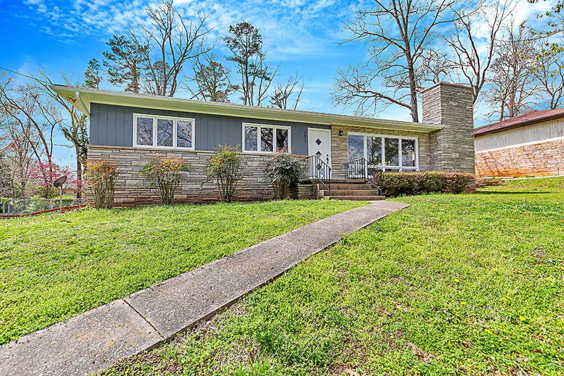 5813 Blossom Rd, Knoxville, TN 37912