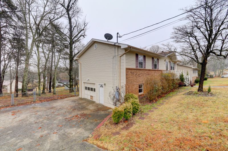 5813 Outer Dr, Knoxville, TN 37921