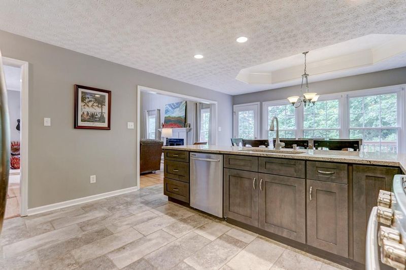 5816 Attleboro Dr, Powell, TN 37849