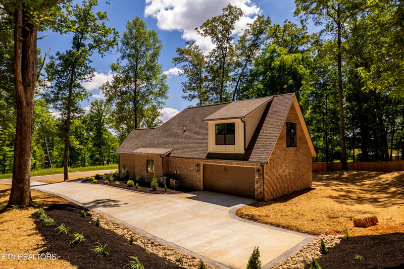 5816 Caswell Dr, Greenback, TN 37742