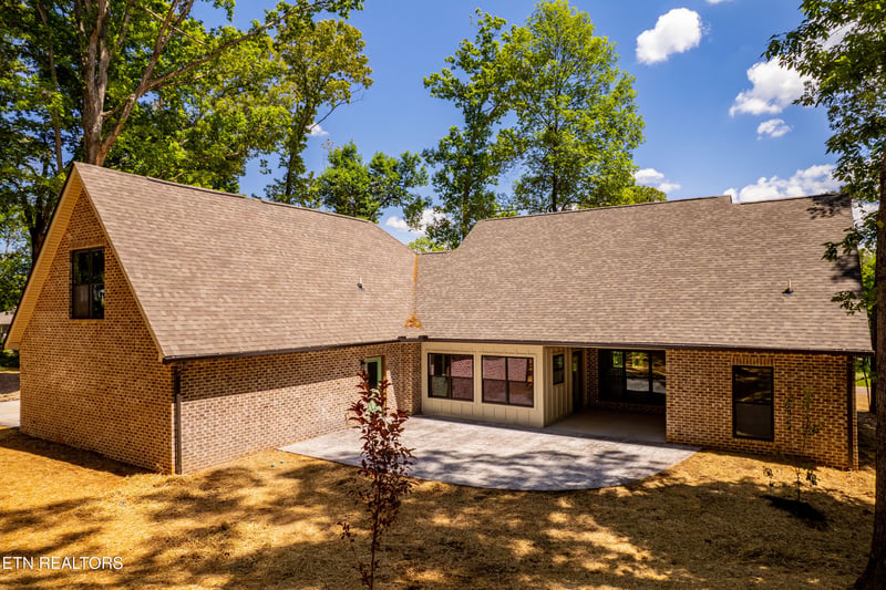 5816 Caswell Dr, Greenback, TN 37742
