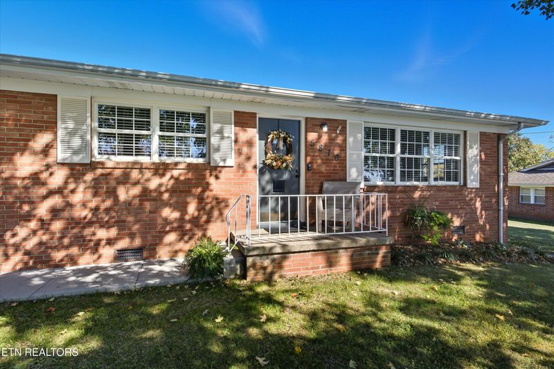 5816 Melstone Rd, Knoxville, TN 37912
