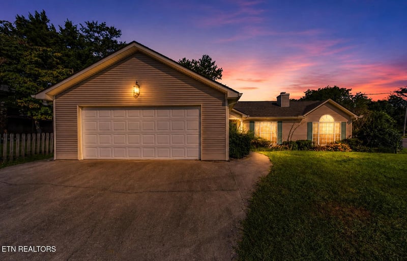 5817 Shelley Dr, Knoxville, TN 37909