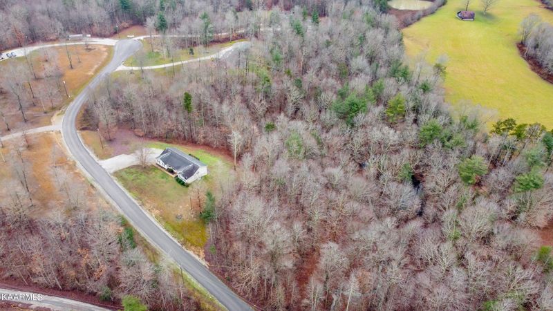 582 Chance Private Dr, Oneida, TN 37841