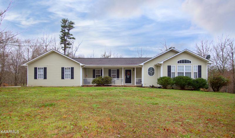 582 Chance Private Dr, Oneida, TN 37841