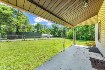 5823 3rd Ln, Knoxville, TN 37912