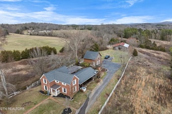 5826 Perry Rd, Knoxville, TN 37914