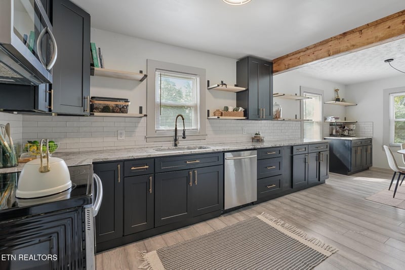 5828 NE Eldridge Rd, Knoxville, TN 37918