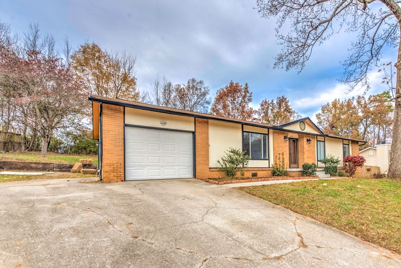 5828 Outer Dr, Knoxville, TN 37921