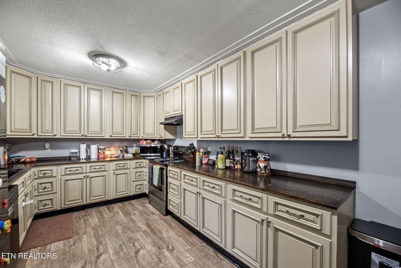 583 Hilltop Dr, Jacksboro, TN 37757