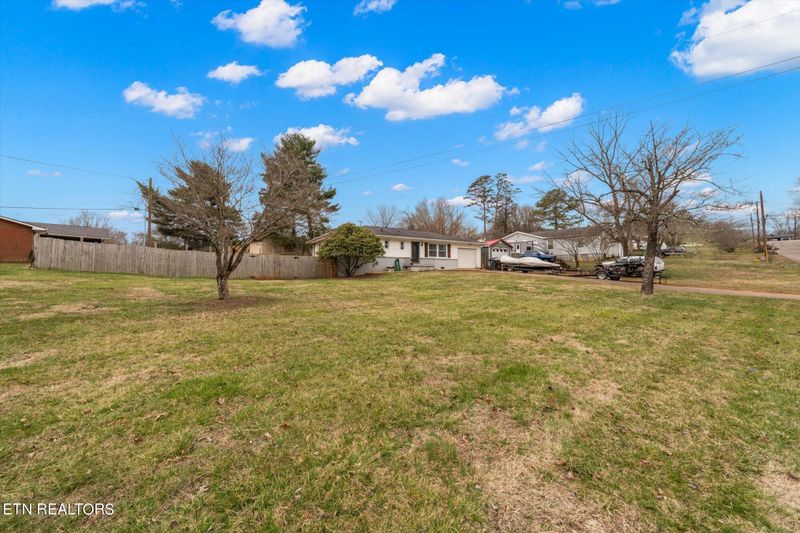 5840 Pepperhill Rd, Knoxville, TN 37921