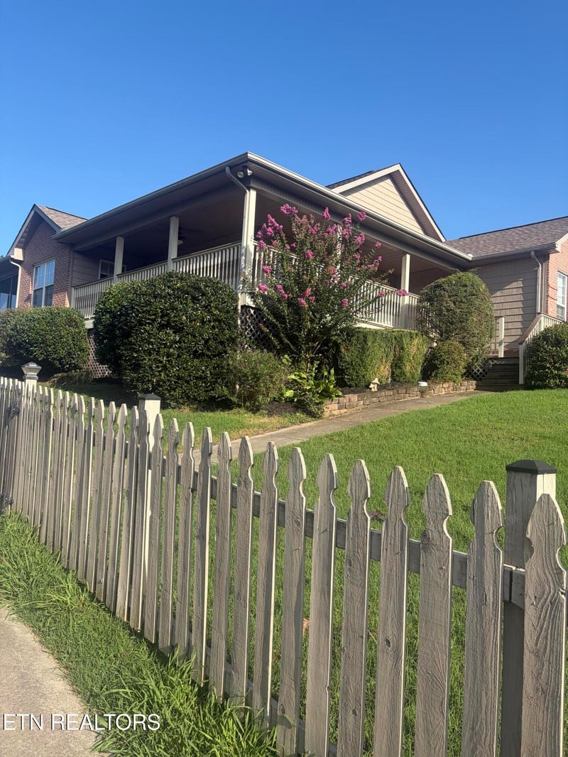 5844 Hutton Ridge Rd, Maryville, TN 37801