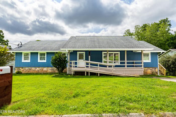 5848 Solar Dr, Knoxville, TN 37921