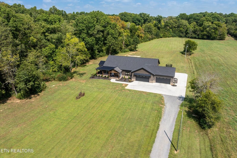 5854 Craigs Chapel Rd, Greenback, TN 37742
