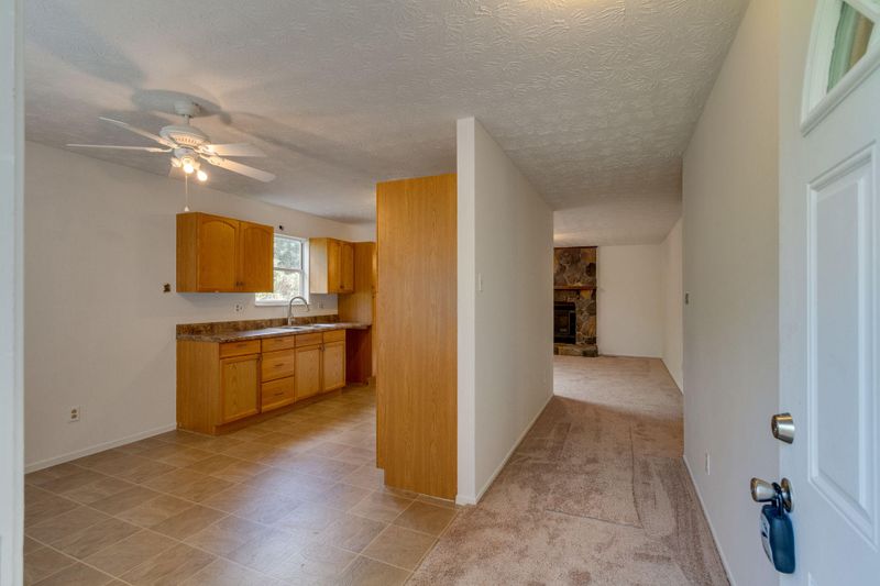 5856 Solar Dr, Knoxville, TN 37921