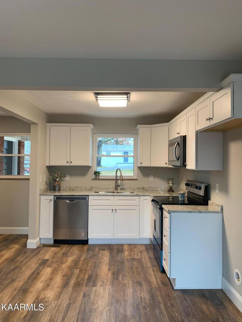 5857 Gray St, Morristown, TN 37814