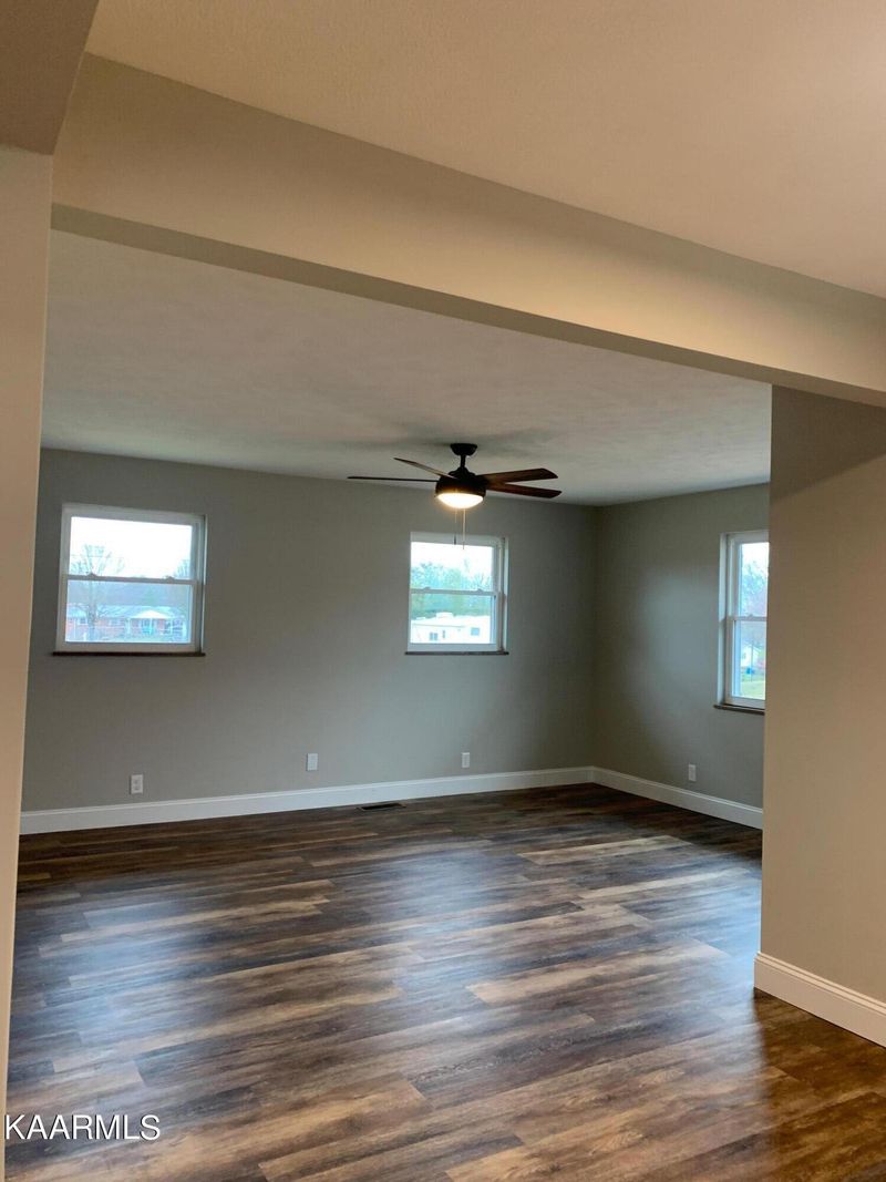5857 Gray St, Morristown, TN 37814