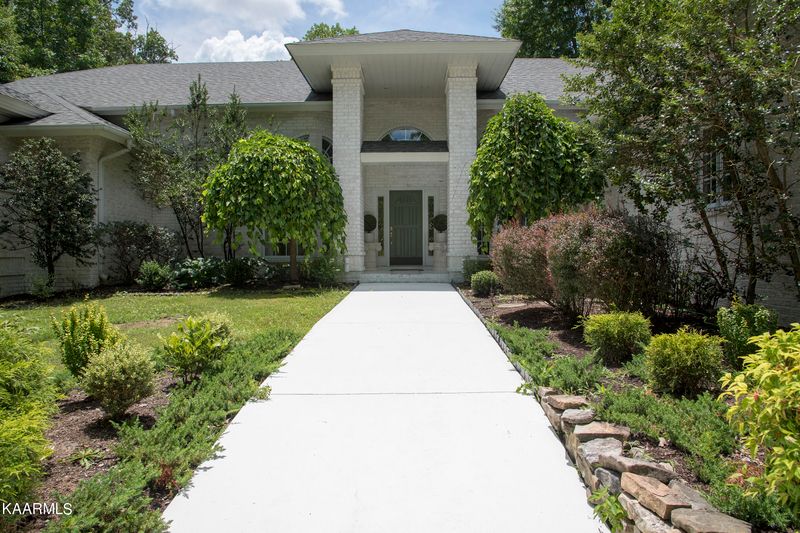 587 Halstead Dr, Crossville, TN 38555