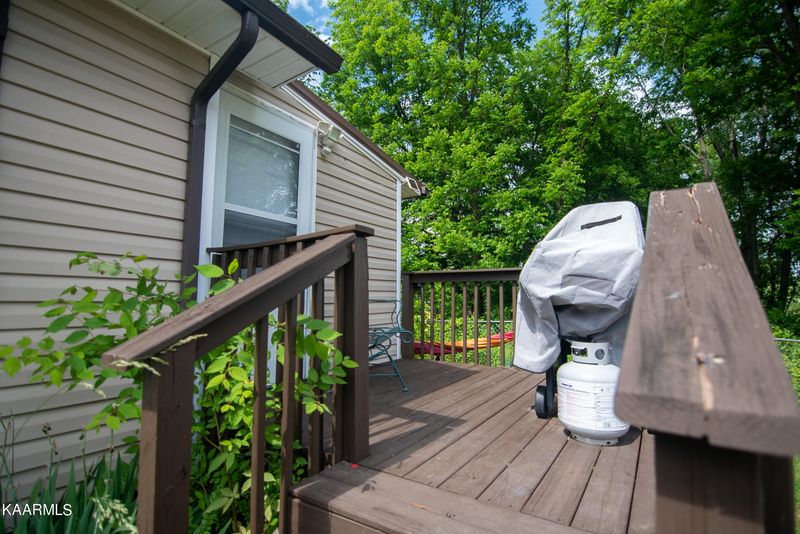587 Highway 95, Greenback, TN 37742
