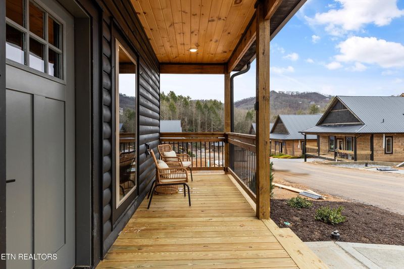 588 Warbonnet Way, Pigeon Forge, TN 37863