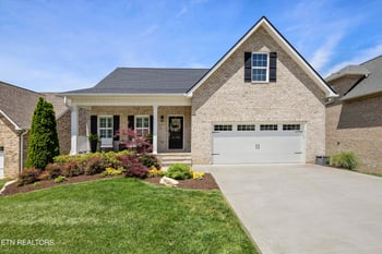 589 Timberline Dr, Lenoir City, TN 37772
