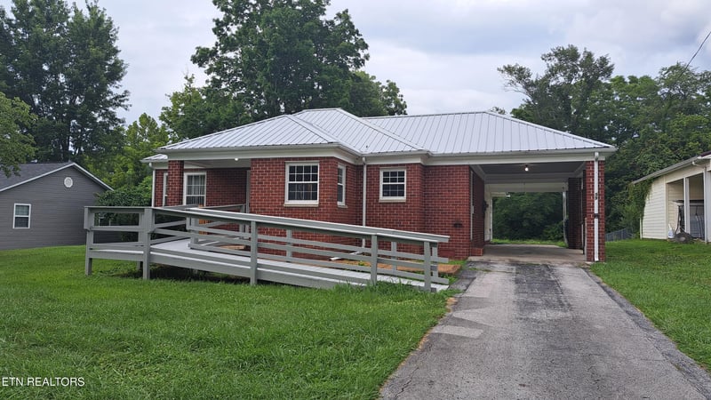 59 Brown Ave, Crossville, TN 38555