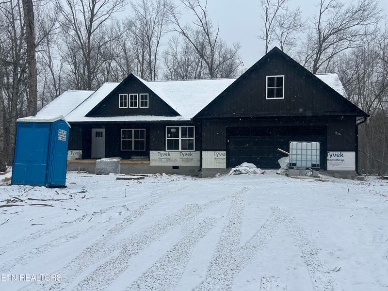 59 C C Rd, Monterey, TN 38574