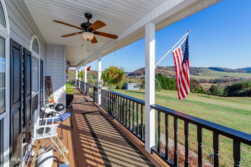 590 Kenneth Roach Ln, Rutledge, TN 37861