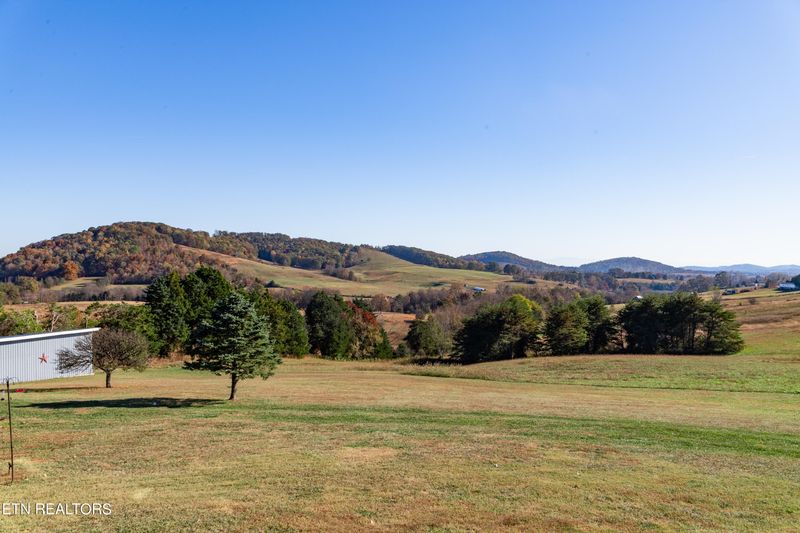 590 Kenneth Roach Ln, Rutledge, TN 37861