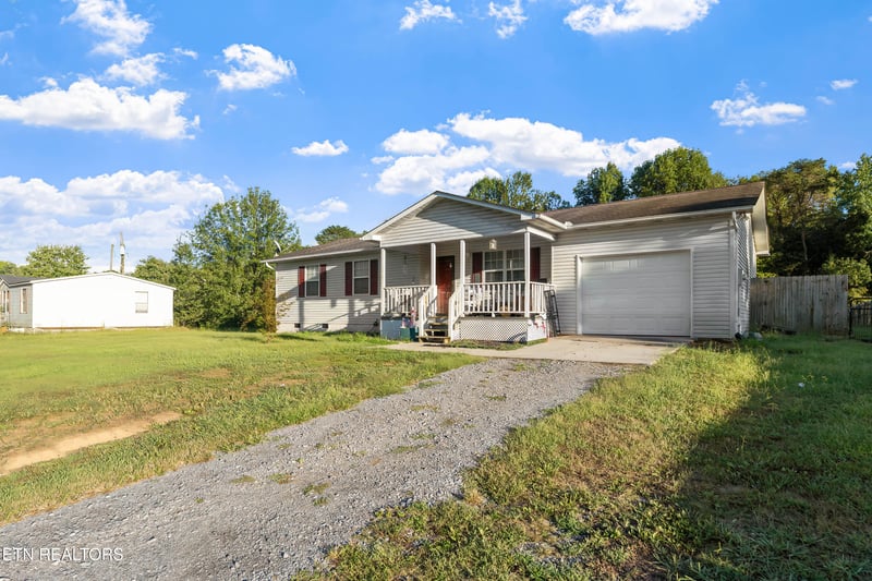590 Old Slag Rd, Vonore, TN 37885