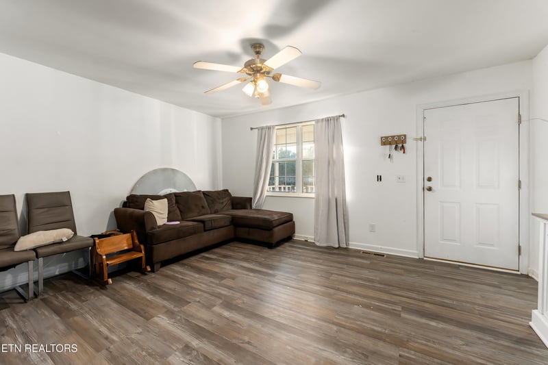 590 Old Slag Rd, Vonore, TN 37885