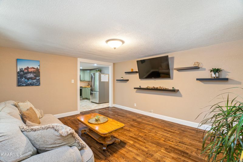 590 Riden Rd, Greenback, TN 37742