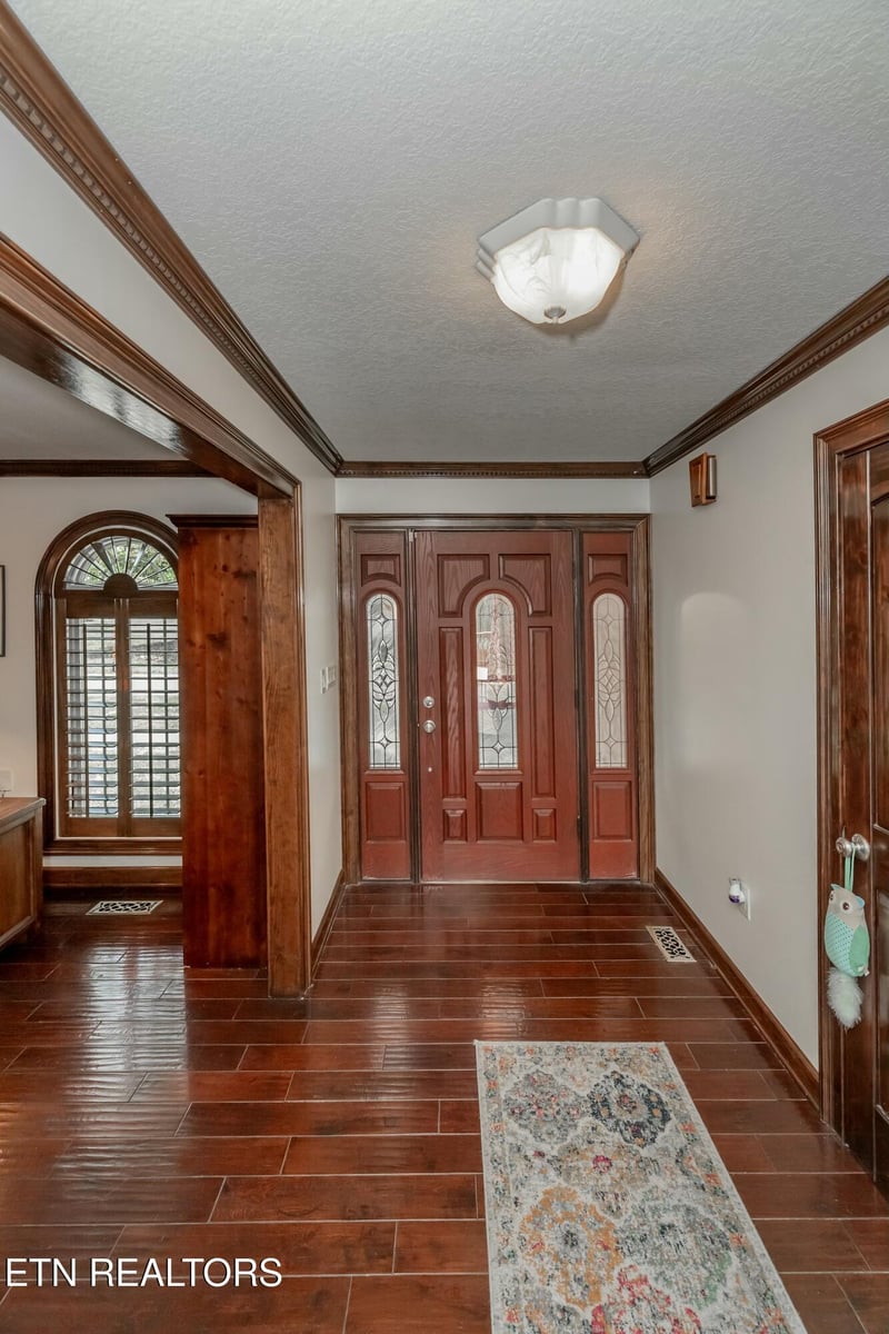 5900 Green Valley Dr, Knoxville, TN 37914