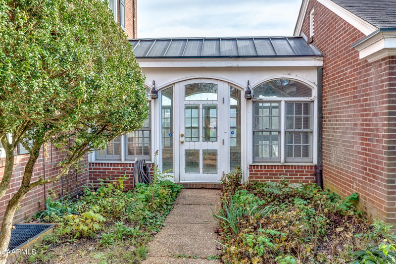 5900 Holston Hills Rd, Knoxville, TN 37914