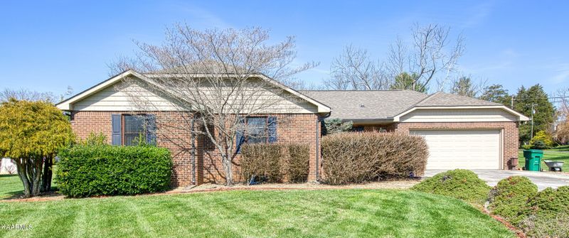 5904 Clearbrook Dr, Knoxville, TN 37918
