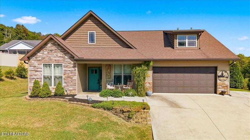 5904 Whisper Ridge Ln, Corryton, TN 37721