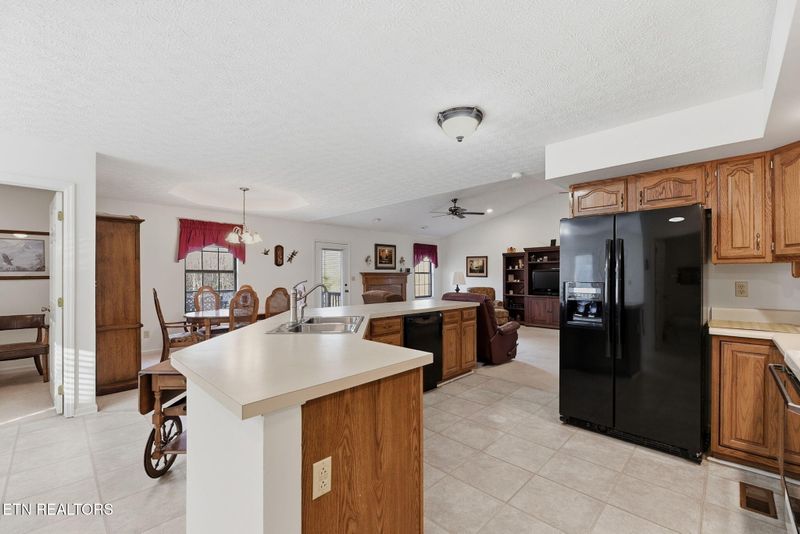 5905 Clearbrook Dr, Knoxville, TN 37918