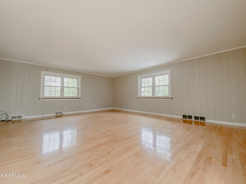 5908 E Sunset Rd, Knoxville, TN 37914