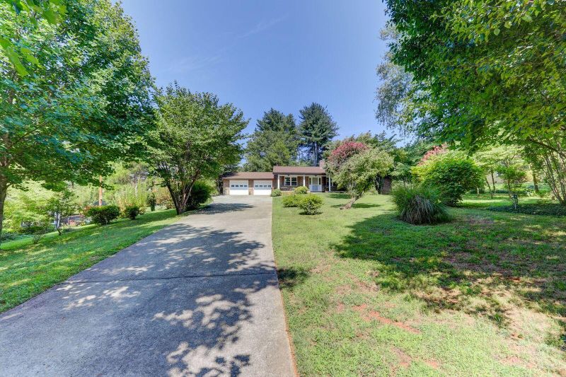 5909 Green Valley, Knoxville, TN 37914