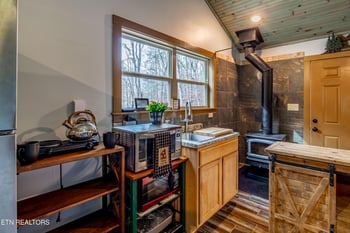 5909 Old Walland Hwy, Walland, TN 37886
