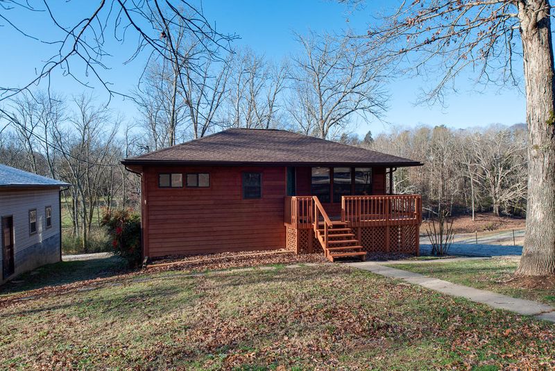 591 Cornett Rd, Lenoir City, TN 37771