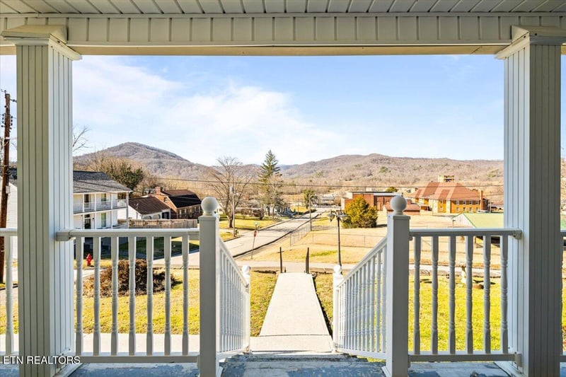 591 Ellison St, Jellico, TN 37762