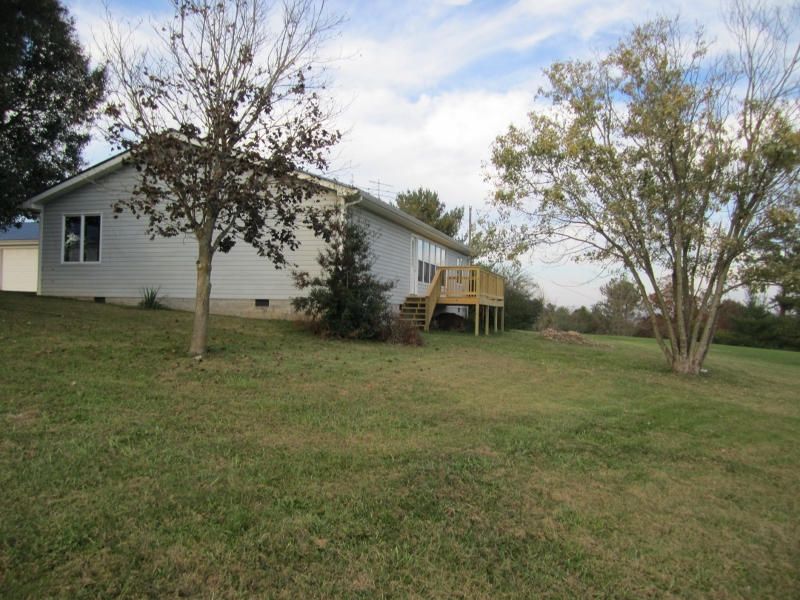 591 Mccrary St, Philadelphia, TN 37846