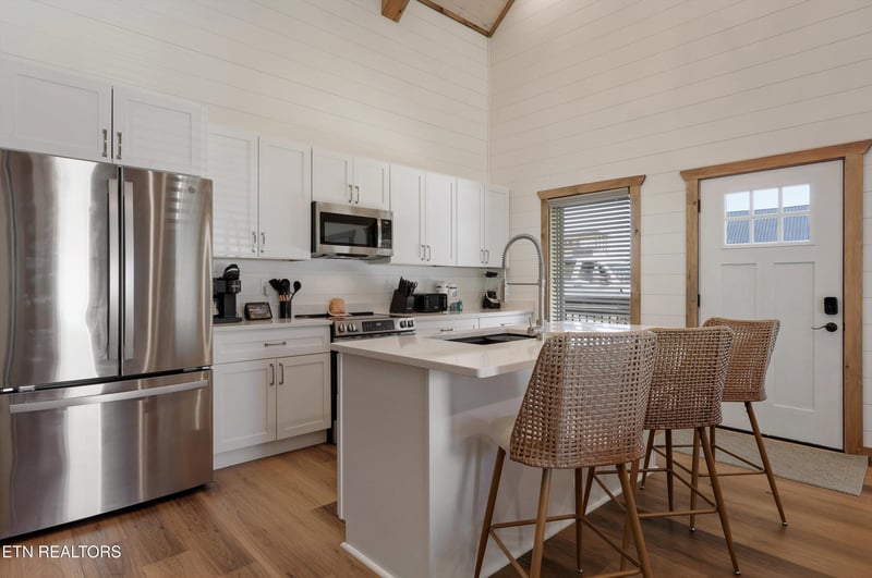 591 Warbonnet Way, Pigeon Forge, TN 37863