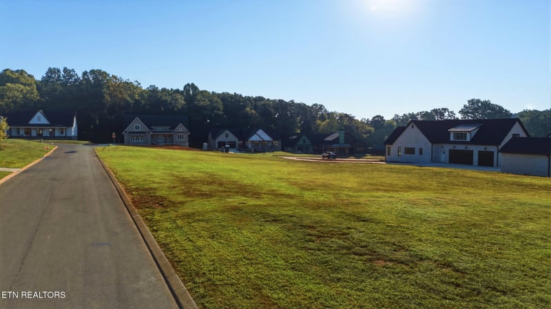 5913 John Dr, Greenback, TN 37742