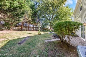 5915 Autumn Oaks Ln, Knoxville, TN 37921