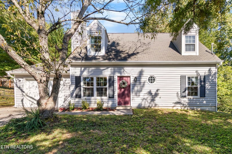5915 Autumn Oaks Ln, Knoxville, TN 37921