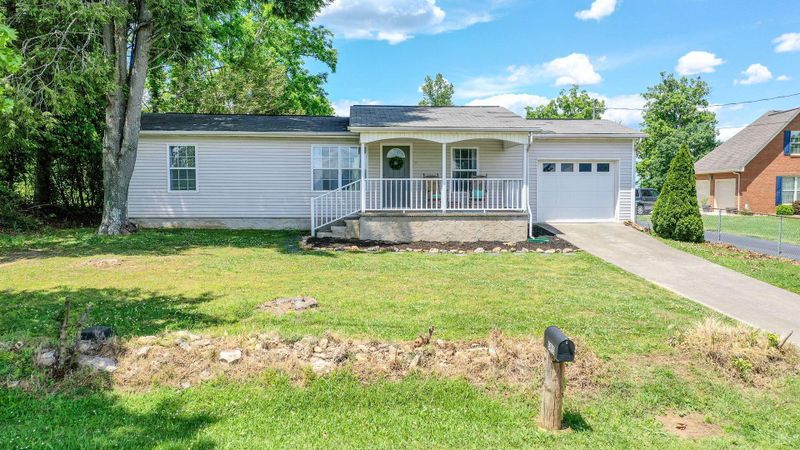 5915 Hutton Ridge Rd, Maryville, TN 37801